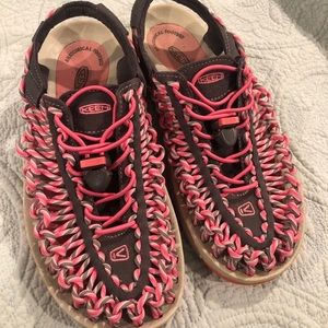 Size 6.5 water/boat shoes hardly used.